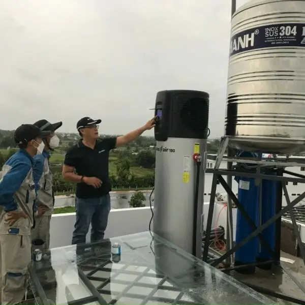 Đơn vị lắp đặt máy nước nóng trung tâm Solahart uy tín tại Việt Nam
