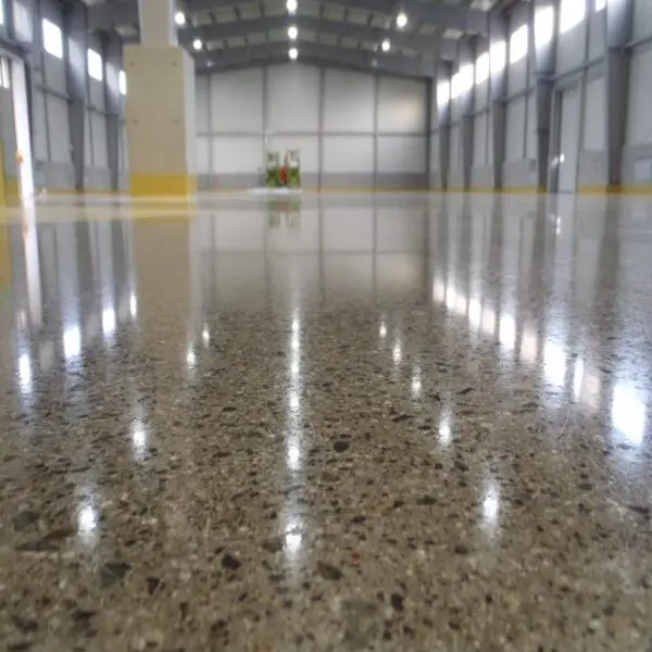 Hóa chất đánh bóng sàn bê tông: Phân loại, Cách sử dụng và Lưu ý an toàn