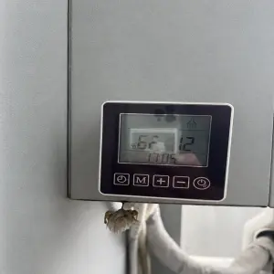Máy nước nóng heat pump mất gas báo lỗi ER06, ER12: Nguyên nhân, Quy trình sửa chữa, Lưu ý & Gợi ý đơn vị uy tín