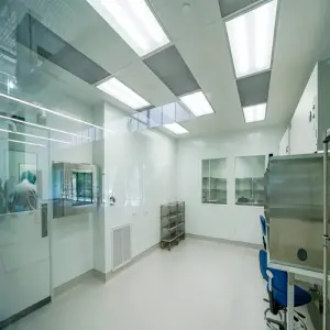 Kết hợp FFU với màng lọc HEPA và than hoạt tính trong hệ thống phòng sạch