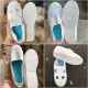 Sự thật về giày dép phòng sạch giá rẻ: Tại sao nhựa PVC dễ bị nứt gãy và xơ cứng sau vài tuần sử dụng?