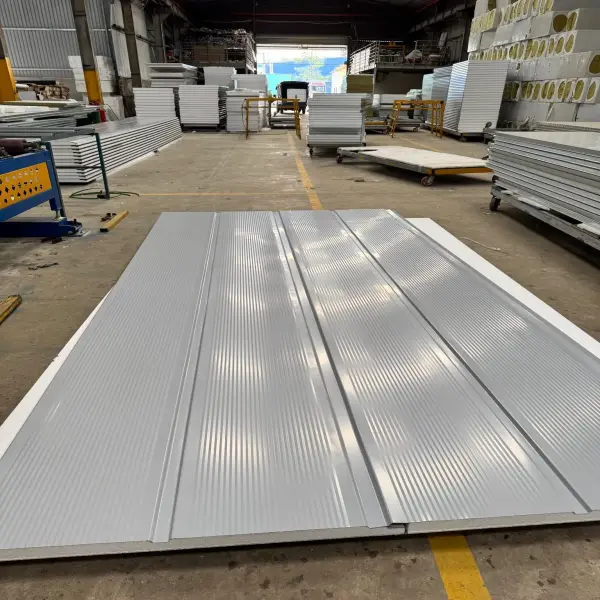 tam-panel-vach-ngoai