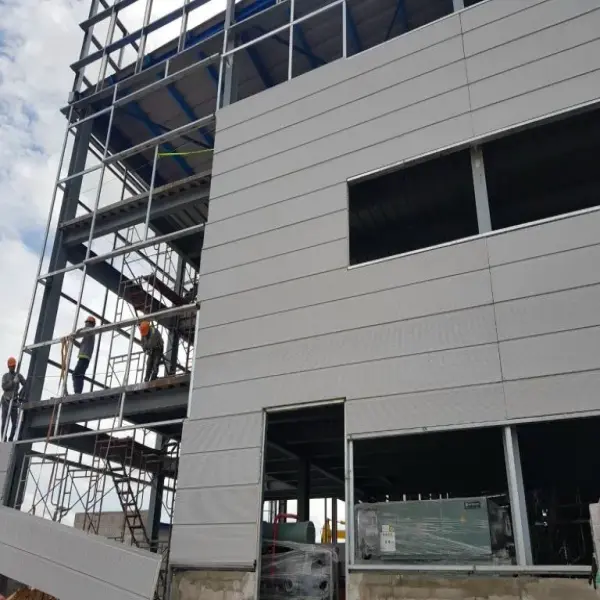 thi-cong-vach-panel-ngoai-troi-3