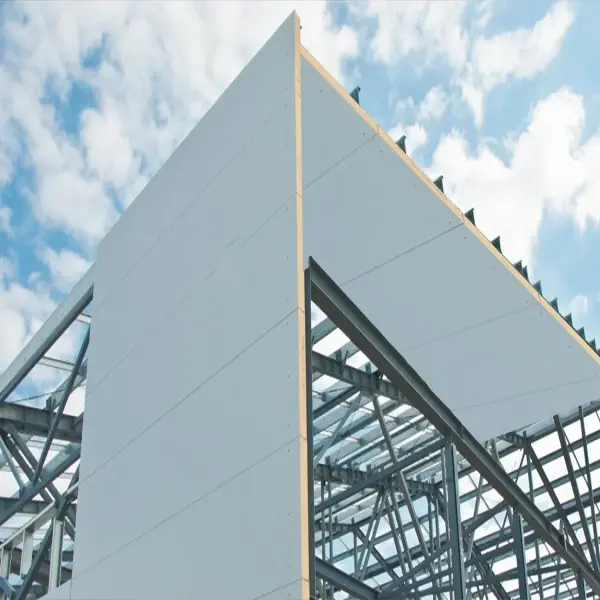 thi-cong-vach-panel-nha-xuong-1