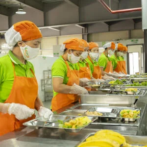 may-nuoc-nong-trung-tam-cho-bep-an-cong-nghiep