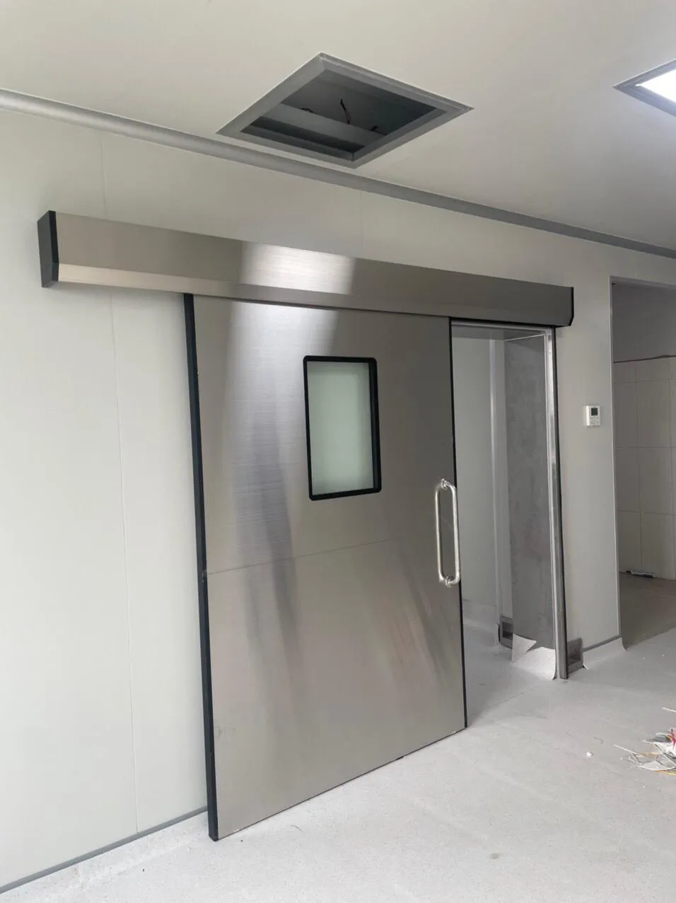 cua-phong-sach-dam-nhiem-nhung-chuc-nang-quan-trong-nao