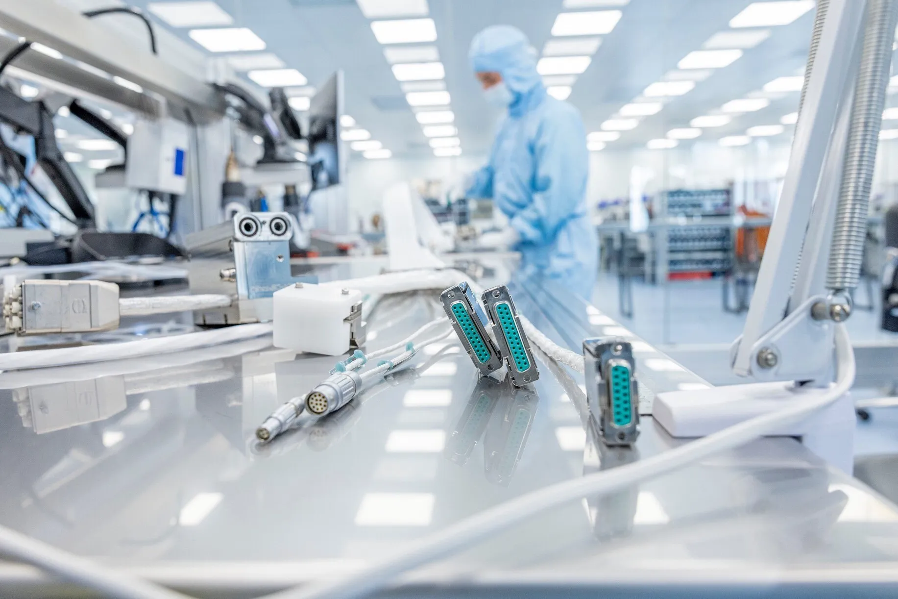 gia-thi-cong-phong-sach-dien-tu