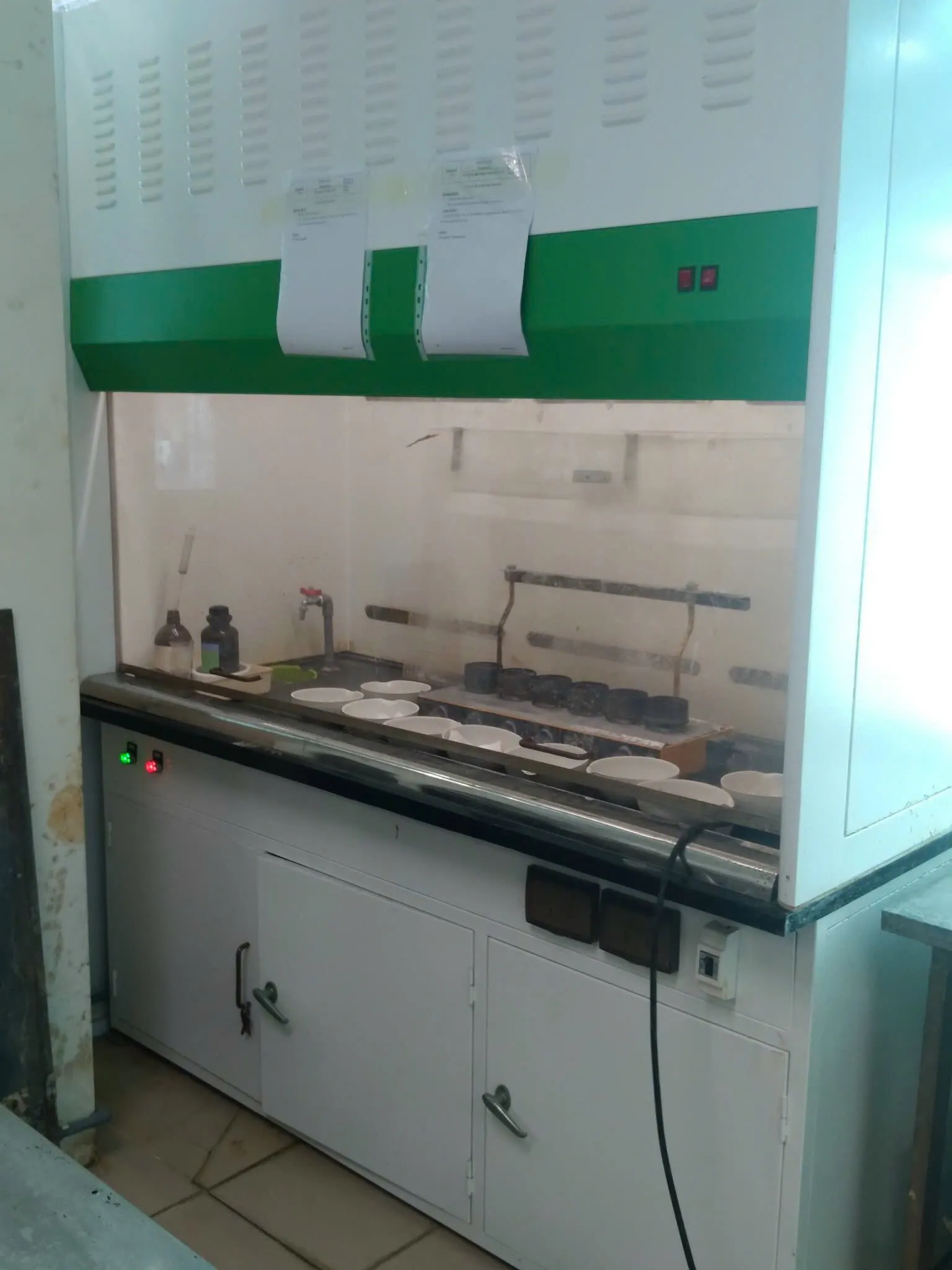 nguyen-ly-hoat-dong-cua-tu-hut-hoa-chat