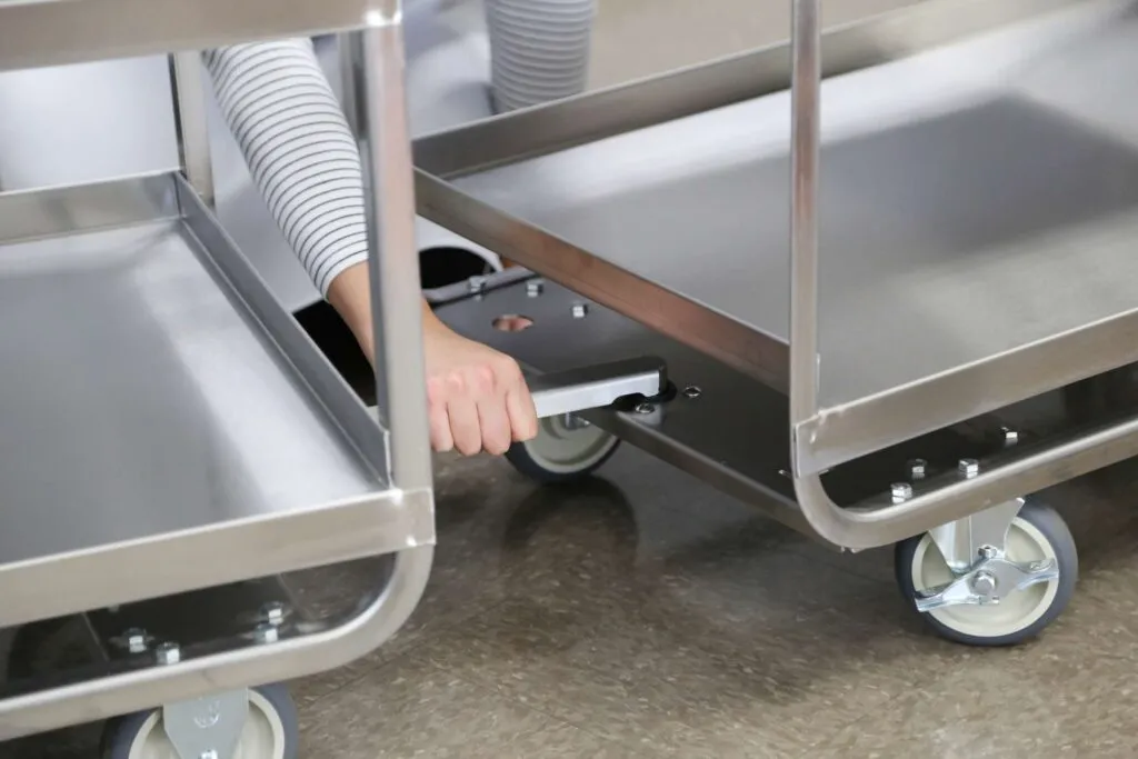 tai-sao-nen-chon-mua-xe-day-inox-chong-tinh-dien-tai-fdi-care