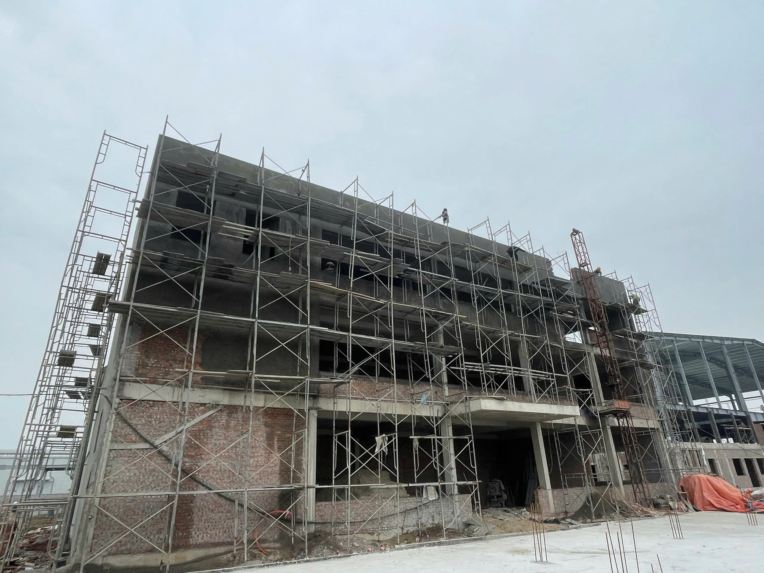 cach-tinh-du-toan-nha-xuong-va-hach-toan-chi-phi-xay-dung