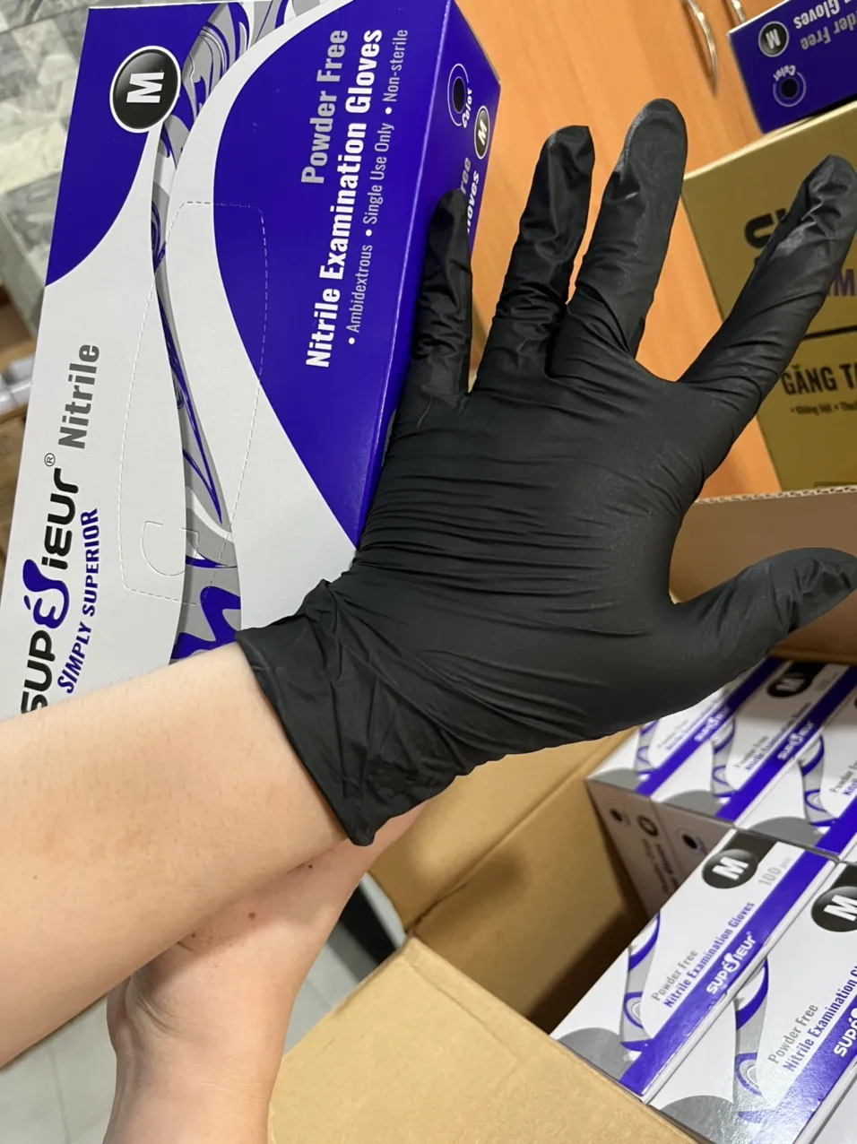 dac-diem-ky-thuat-vuot-troi-cua-bao-tay-superieur-dong-nitrile