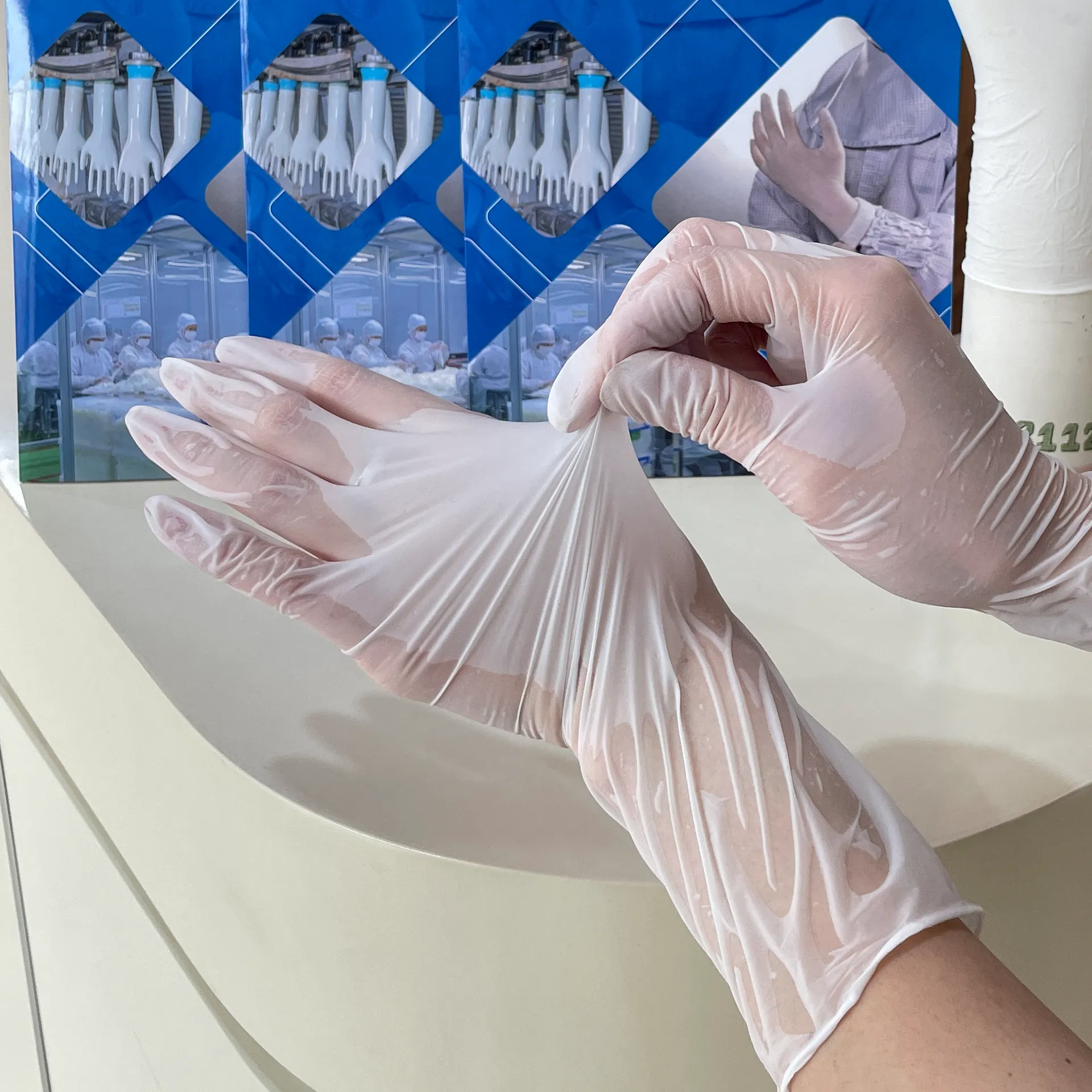 dac-diem-ky-thuat-noi-bat-cua-gang-tay-vinyl-phong-sach-class-100