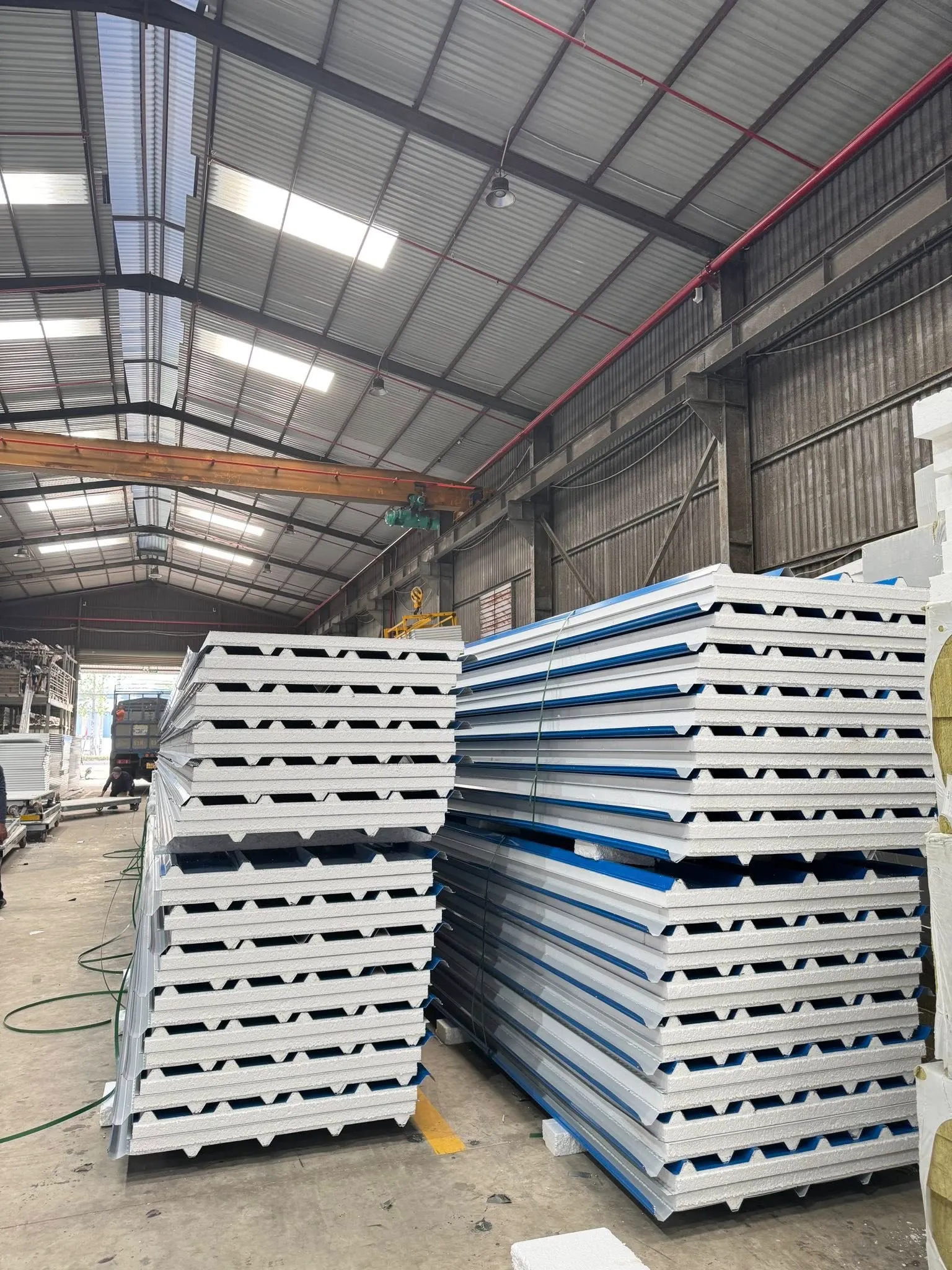 bao-gia-vach-panel-cach-nhiet