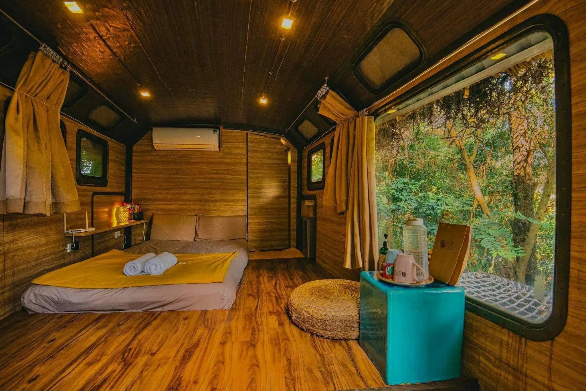 Mẫu nhà panel vân gỗ thông mộc mạc