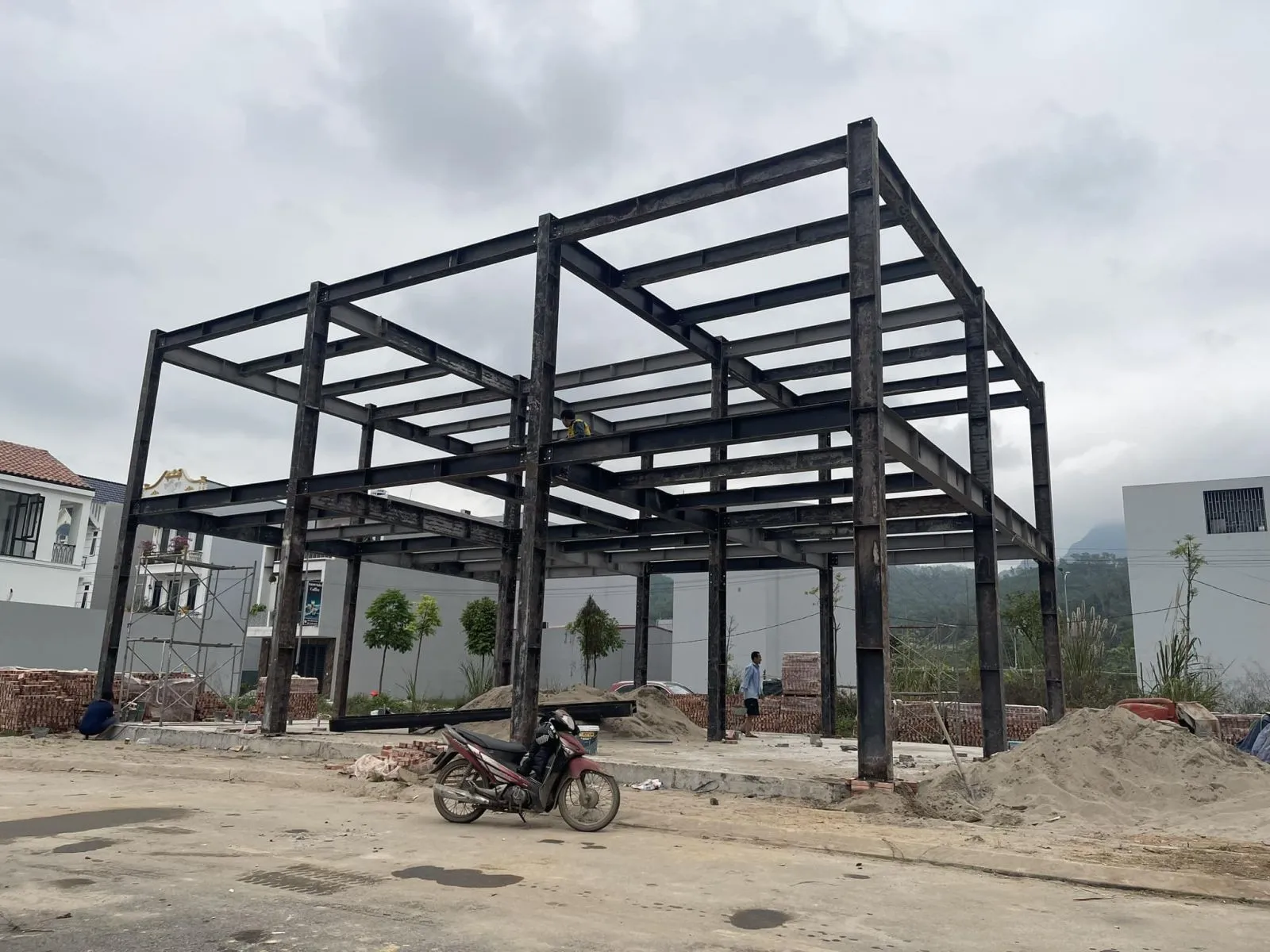 nha-xuong-tien-che-la-gi