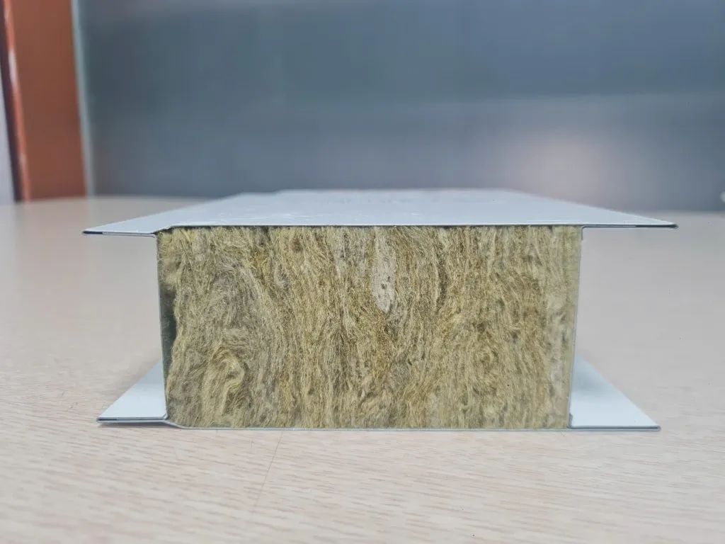 cau-tao-cua-panel-bong-thuy-tinh