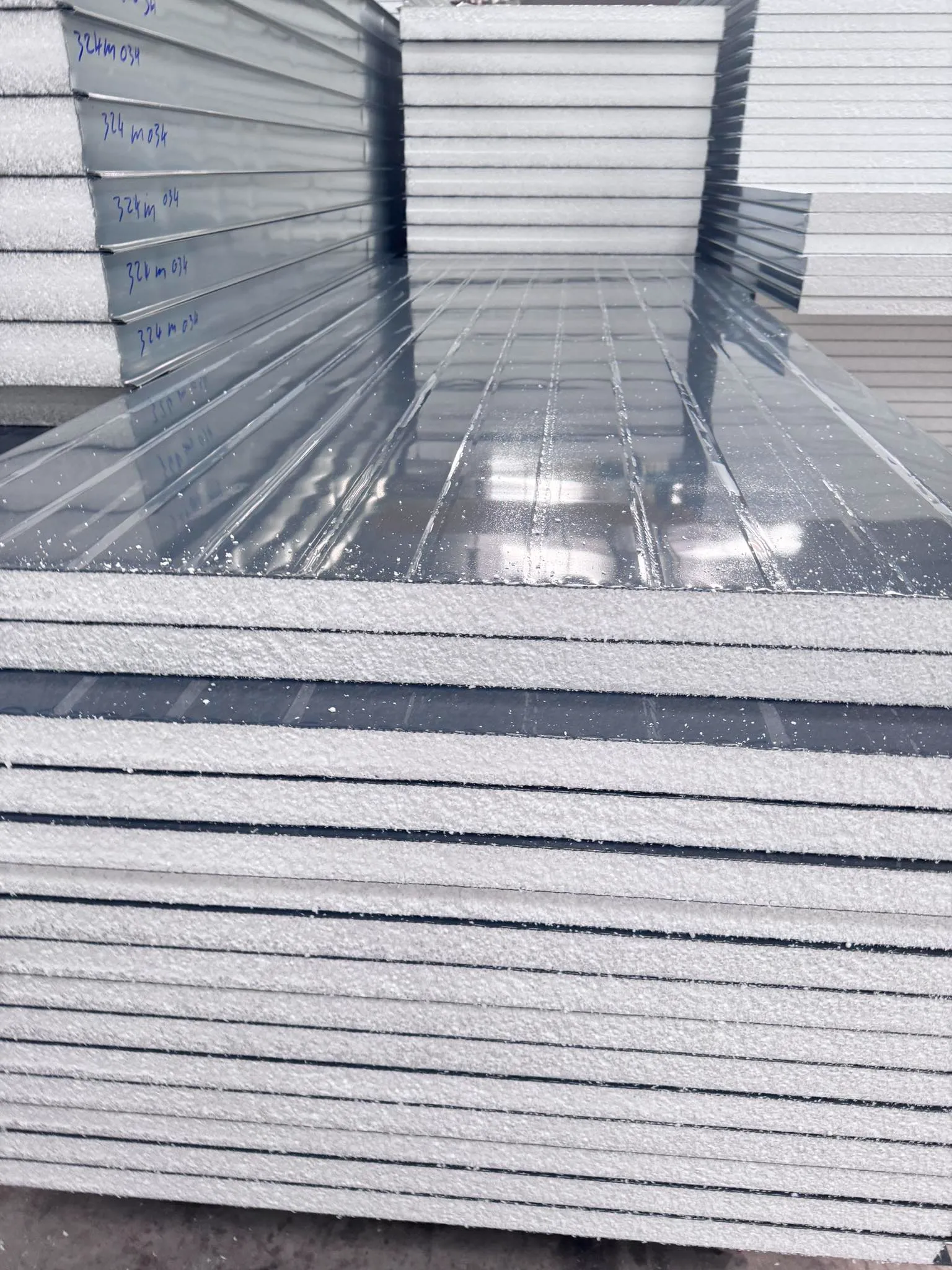 panel-xop-cach-nhiet-eps-la-gi