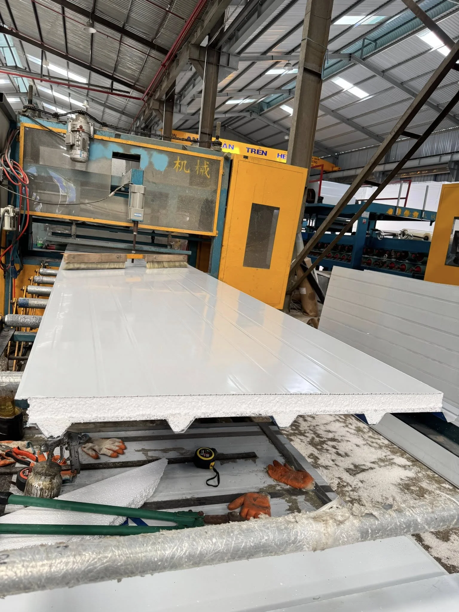 cau-tao-cua-tam-panel-cach-am