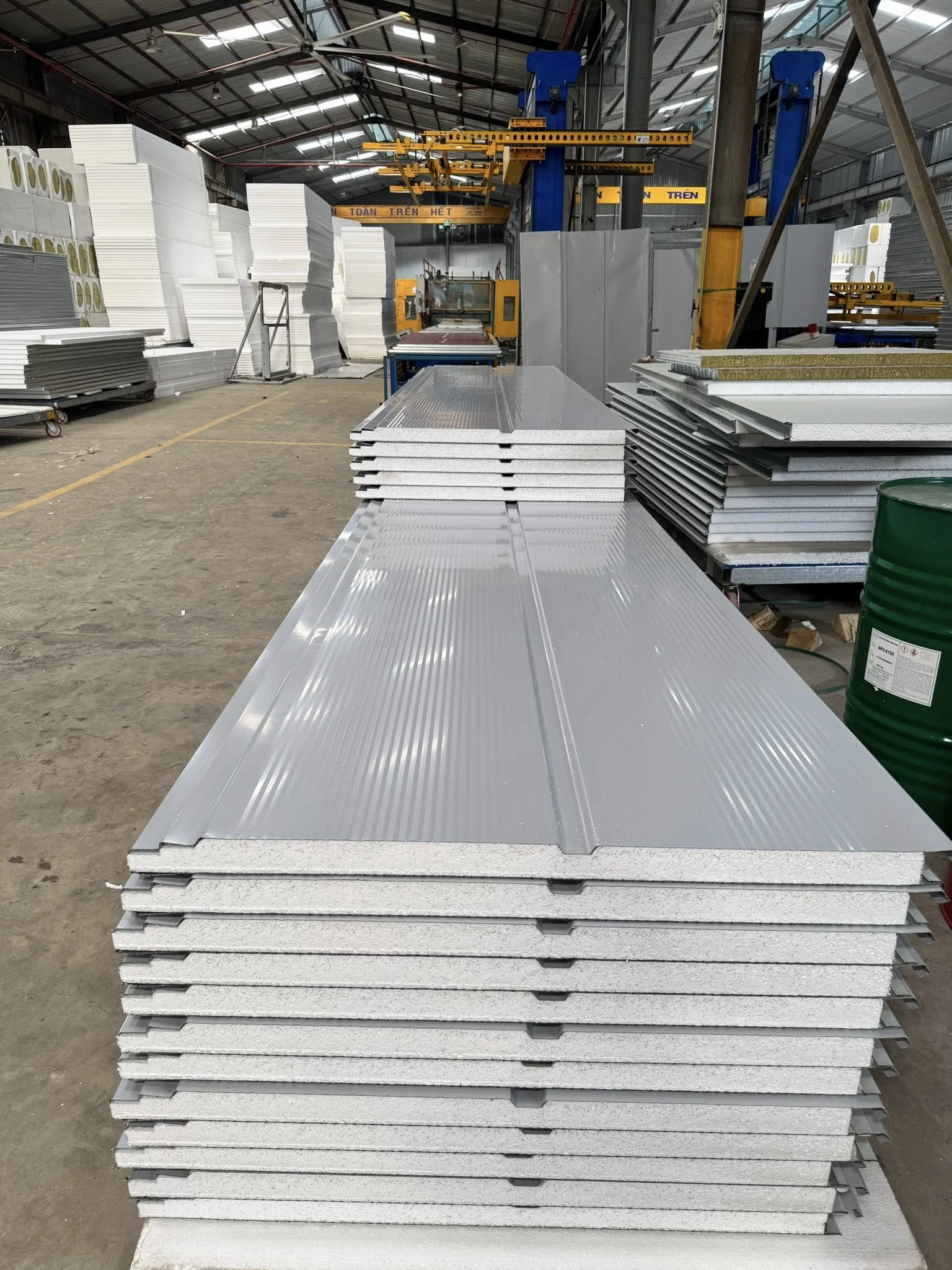 panel-cach-am-gia-bao-nhieu