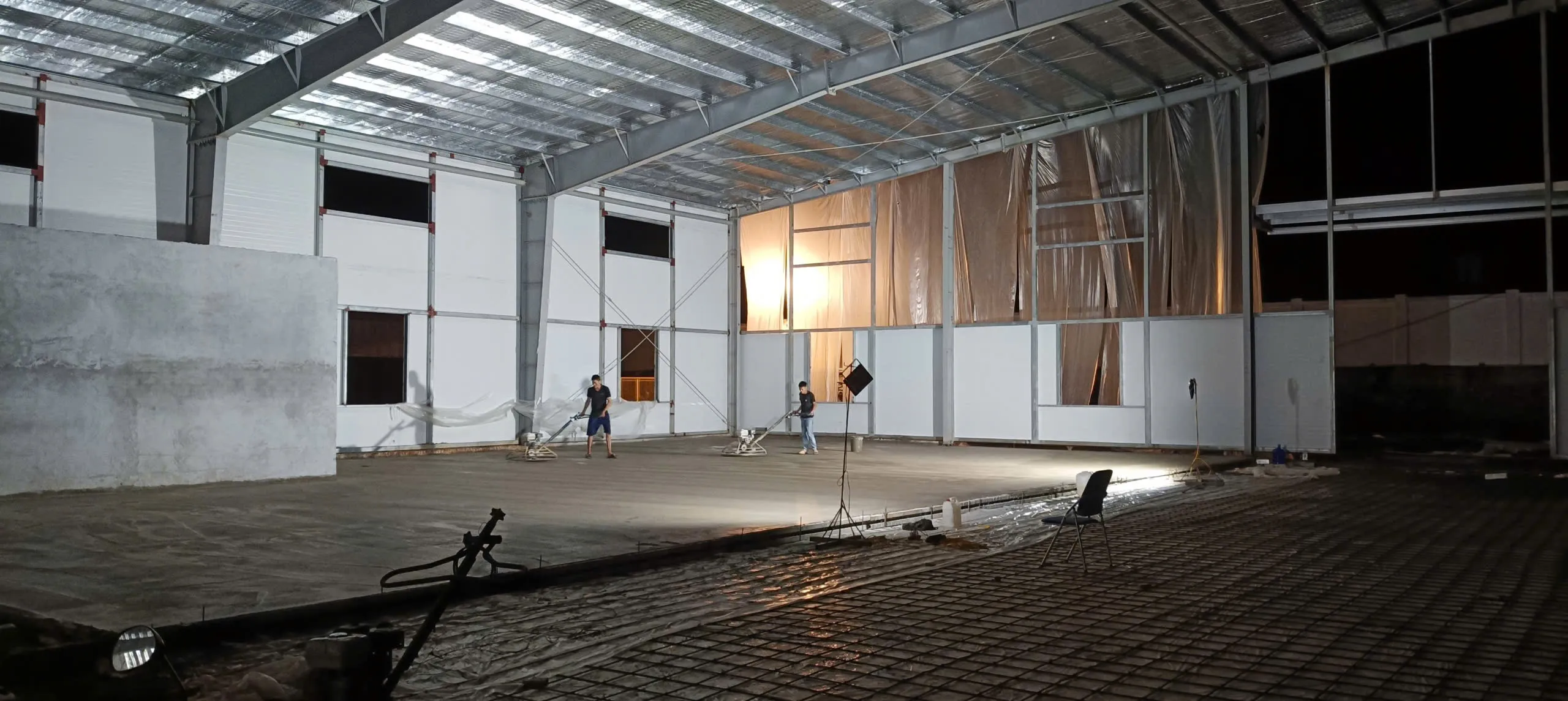 lap-dung-khung-thep-va-vo-bao-che