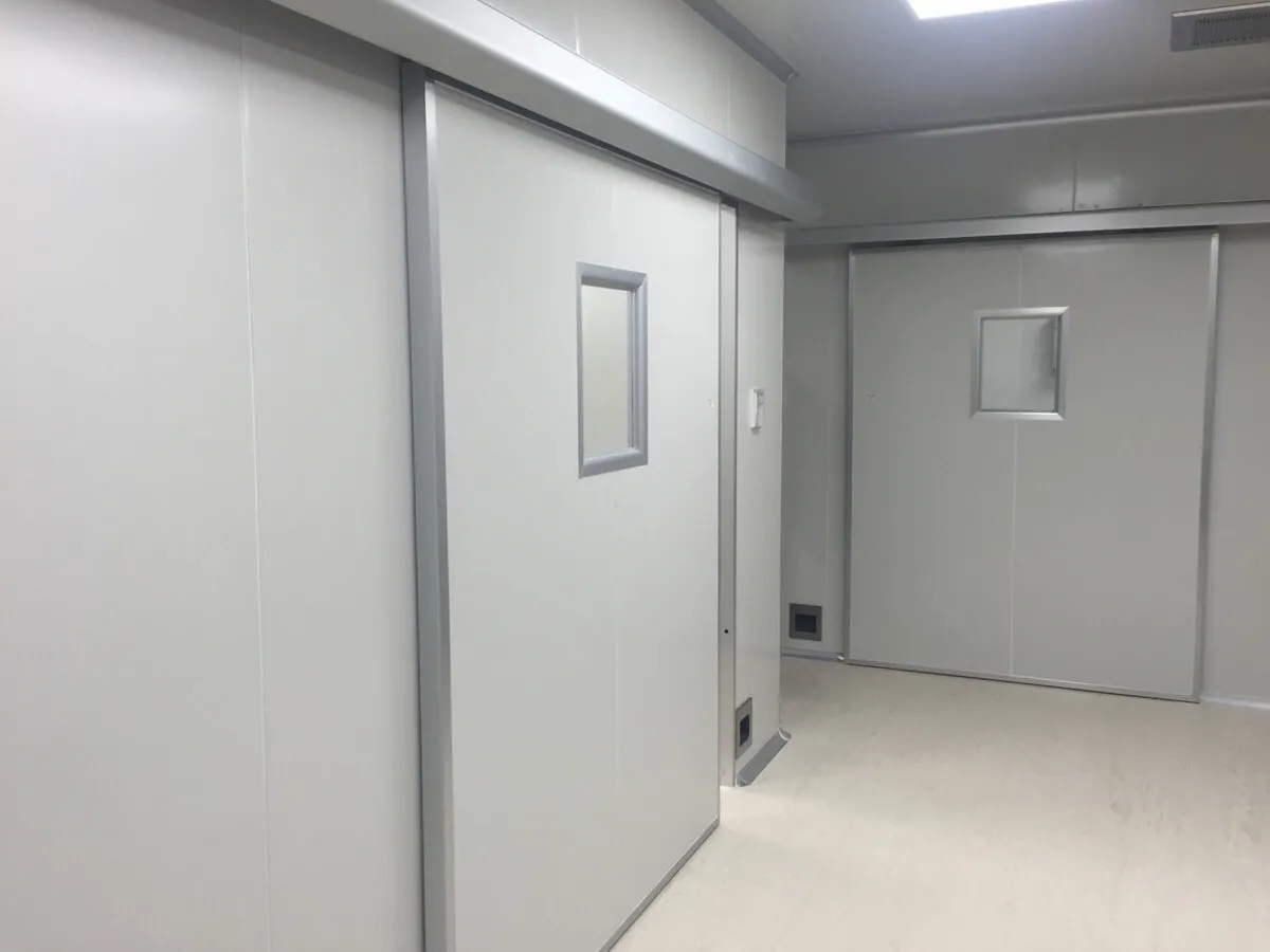 bao-gia-thi-cong-vach-panel-phong-sach