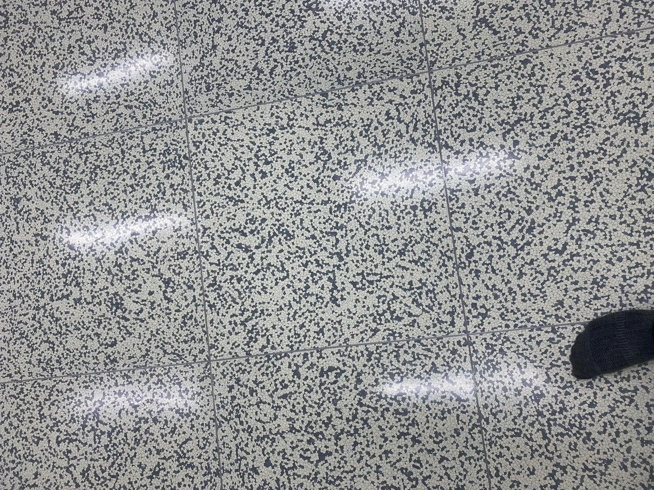 gioi-thieu-ve-san-pvc-chong-tinh-dien-dong-kb-800