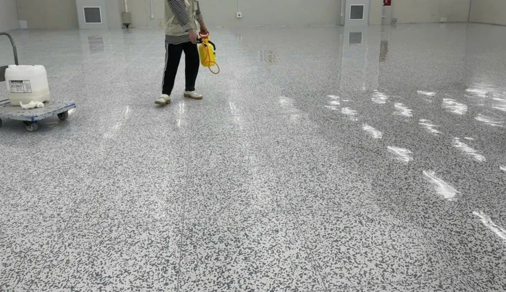 uu-nhuoc-diem-cua-tam-vinyl-lot-san-la-gi