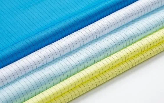 ma-mau-trang-va-xanh-light-blue