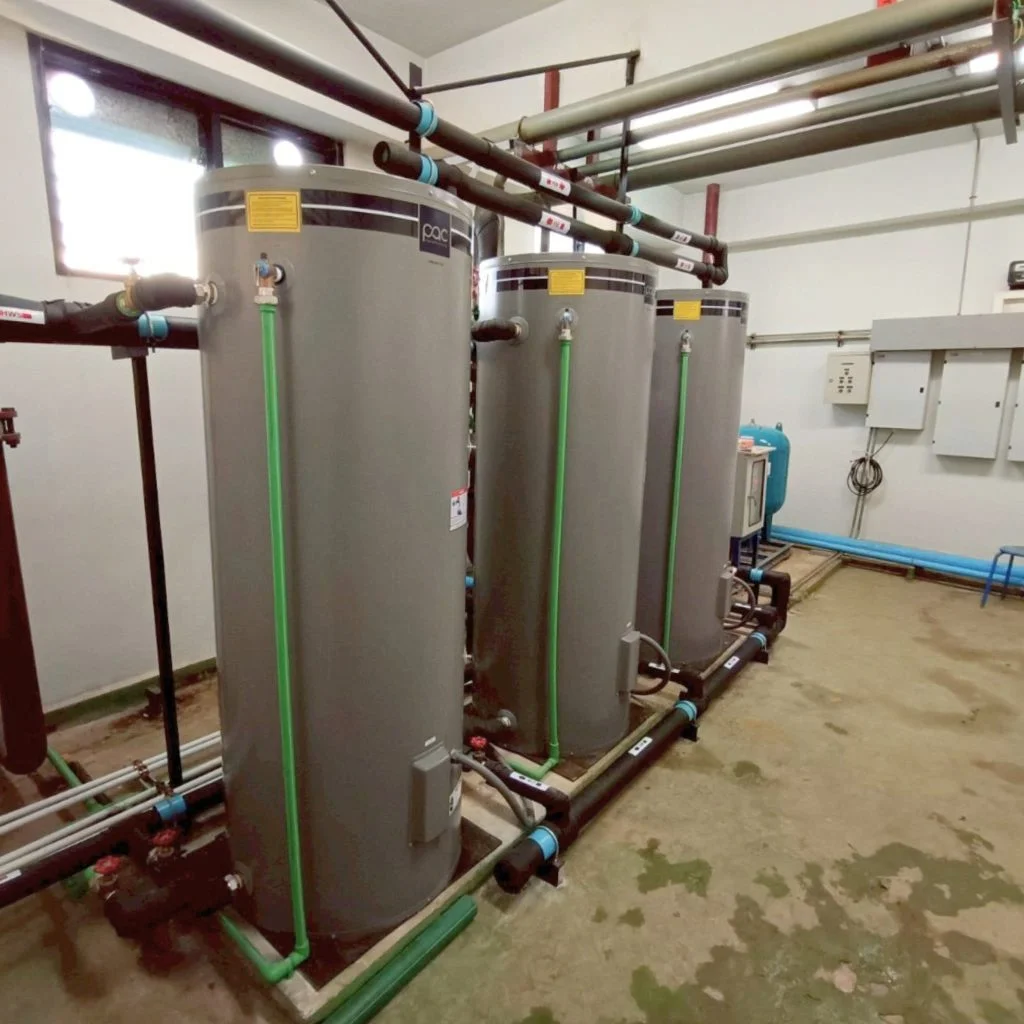 bao-lau-thi-nen-bao-tri-heat-pump-rheem-mot-lan