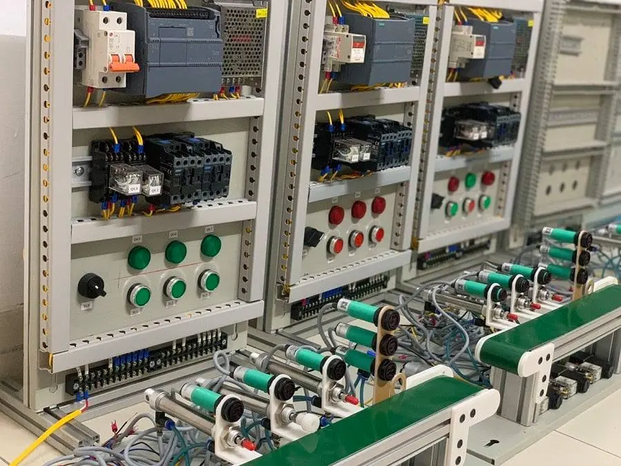 dieu-khien-bien-tan-bang-plc-4