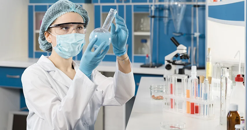 một phòng thí nghiệm phải đáp ứng nhiều yêu cầu khắt khe về cơ sở vật chất, thiết bị, hệ thống và quy trình làm việc
