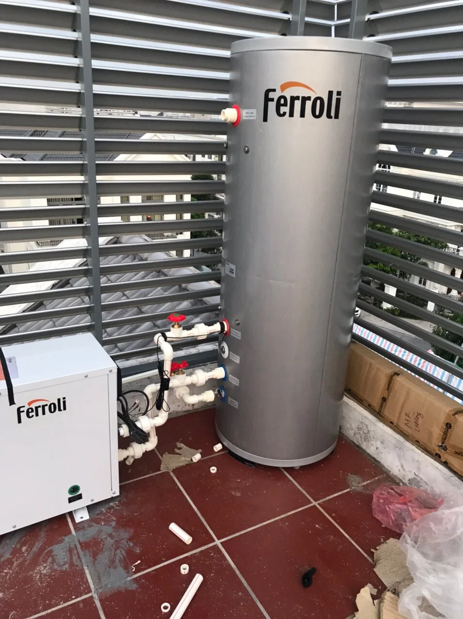 thuong-hieu-may-bom-nhiet-ferroli-co-gi-noi-troi