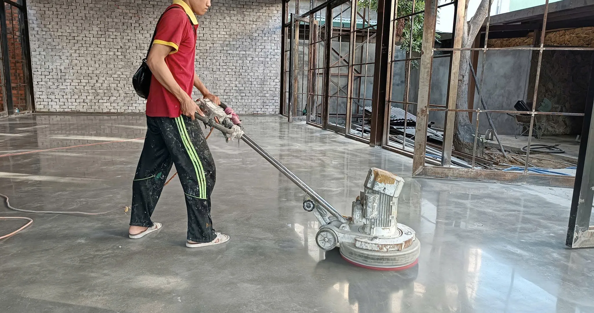 tai-sao-nen-su-dung-hoa-chat-danh-bong-be-tong-thay-vi-cac-giai-phap-khac