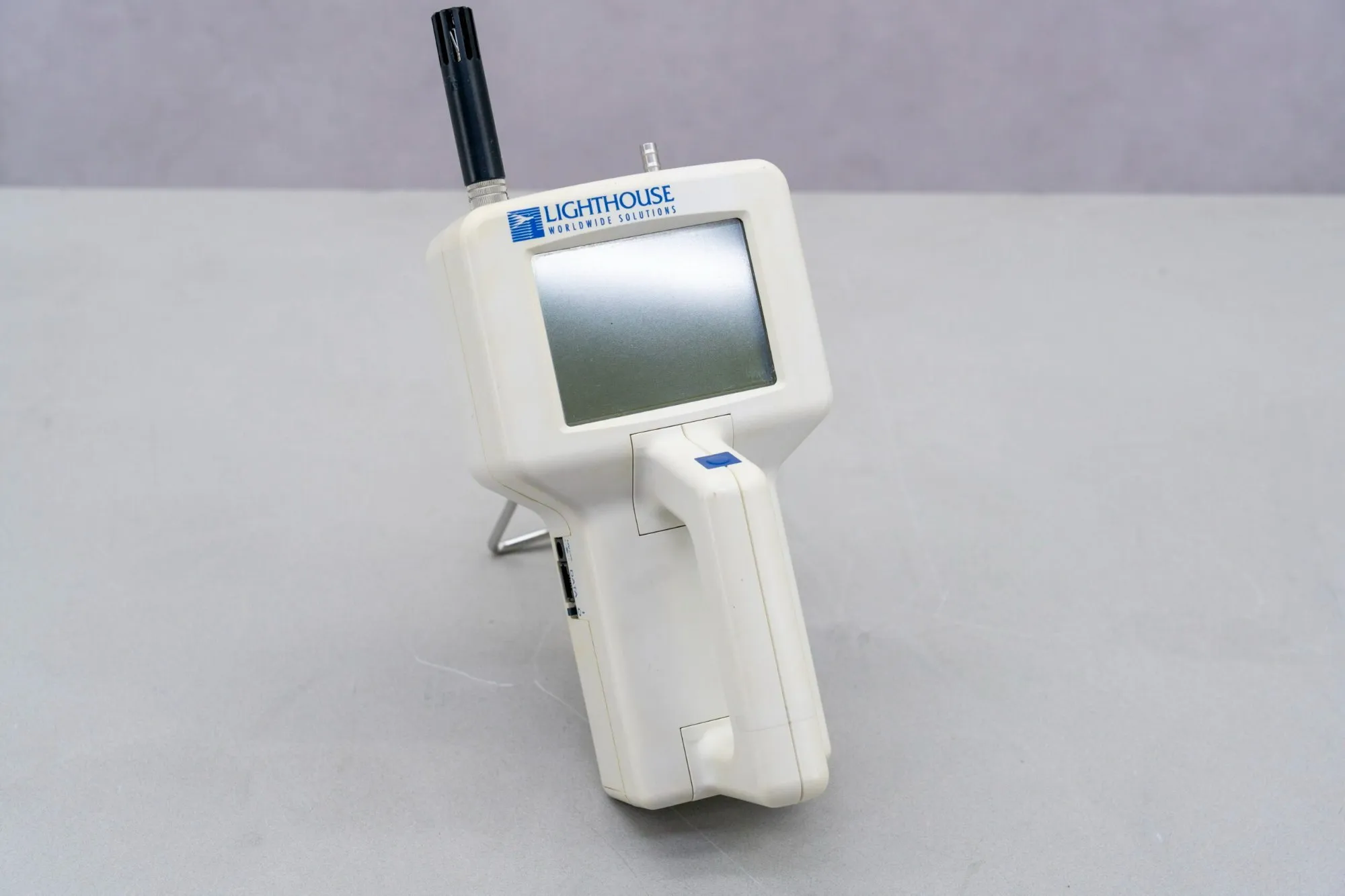 cac-thong-so-ky-thuat-quan-trong-cua-may-dem-hat-bui-lighthouse-handheld-3016