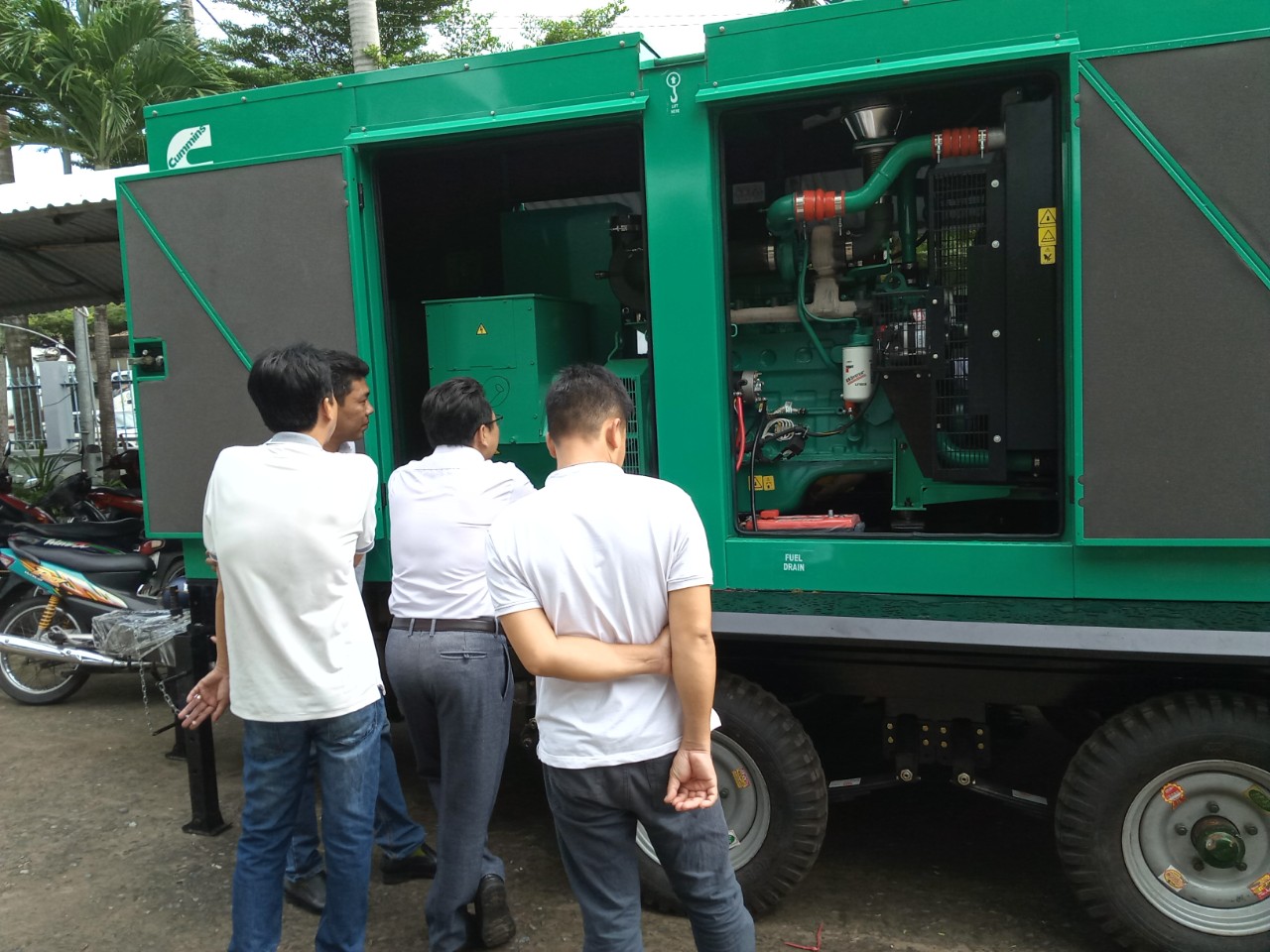 may phat dien cummins 250kva 2