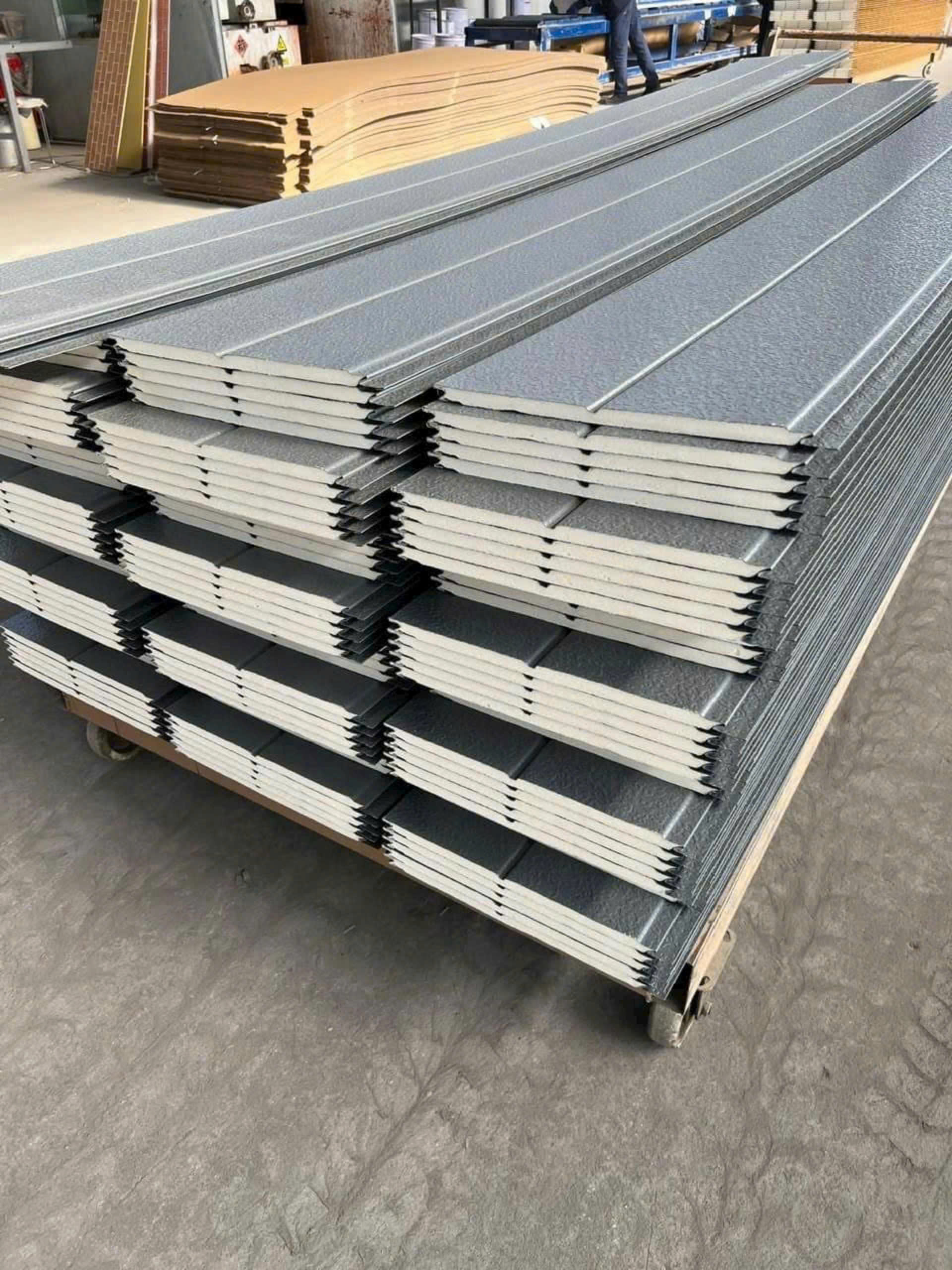 Cấu trúc 3 lớp đặc trưng là yếu tố quyết định đến các tính năng ưu việt của tấm Panel