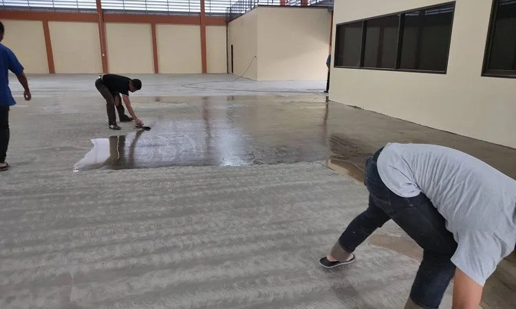 quy-trinh-thi-cong-san-polyurethane-bep-trung-tam-chuan-6-buoc