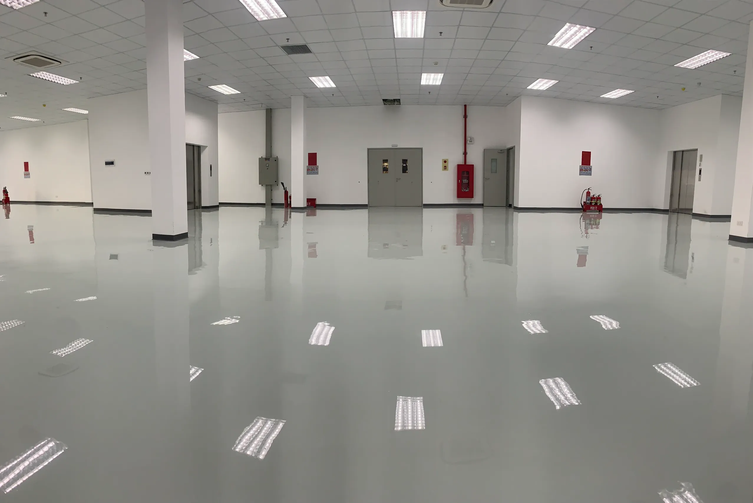 son-san-epoxy-chong-tinh-dien-la-gi-va-nguyen-ly-hoat-dong-ra-sao