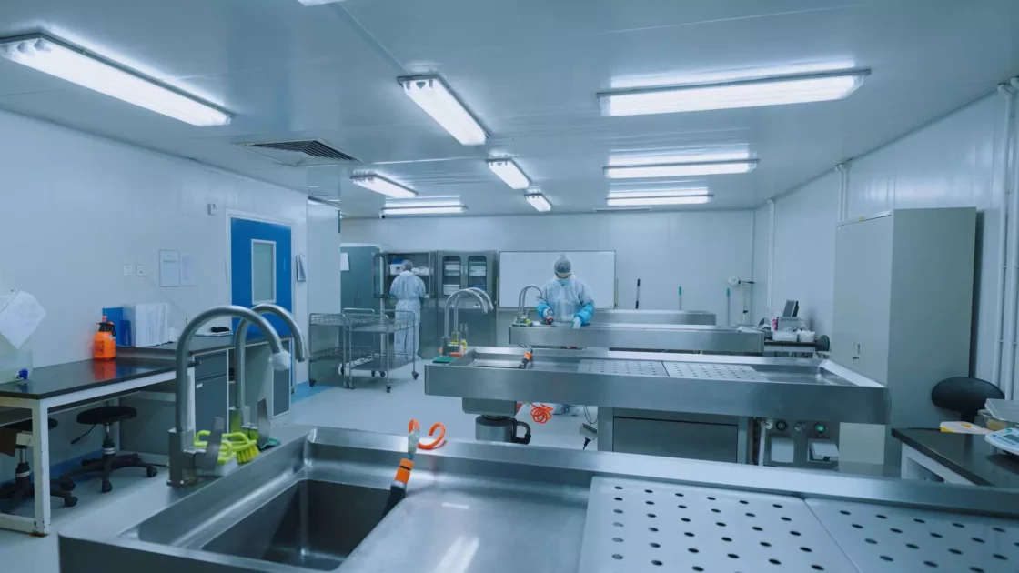 Báo Giá Thi Công Phòng Sạch 2026 Chi Tiết Nhất