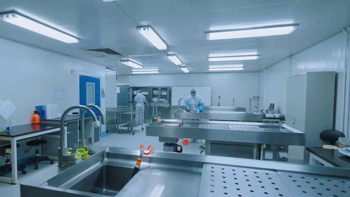 Báo Giá Thi Công Phòng Sạch 2026 Chi Tiết Nhất