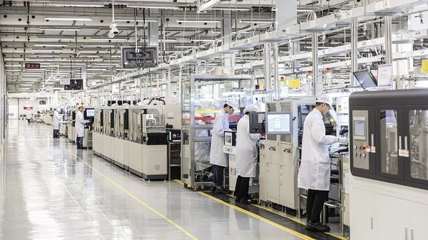 nha-may-san-xuat-vat-lieu-cua-fdi-care