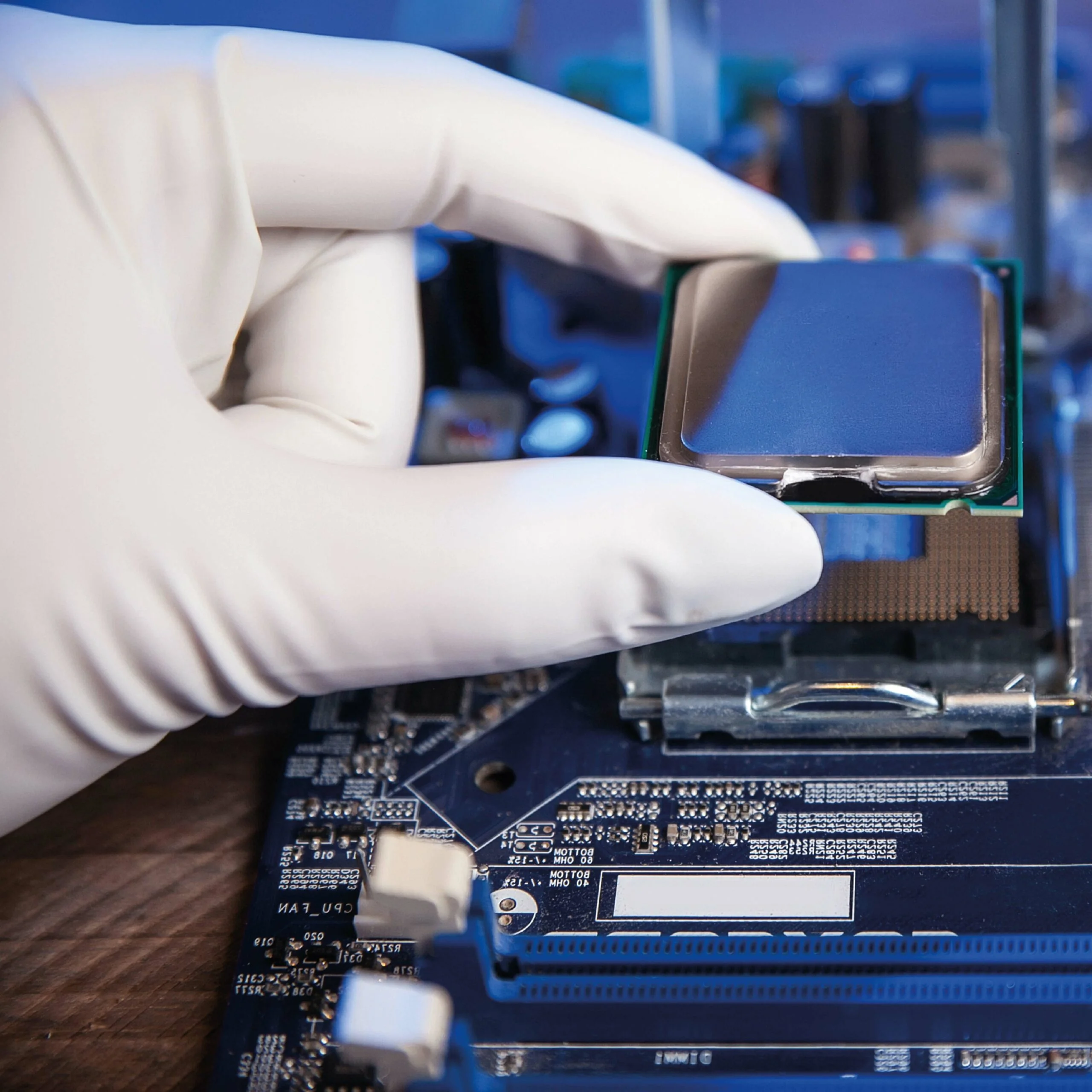 tieu-chuan-chon-gang-tay-cho-nganh-dien-tu-ban-dan-la-gi