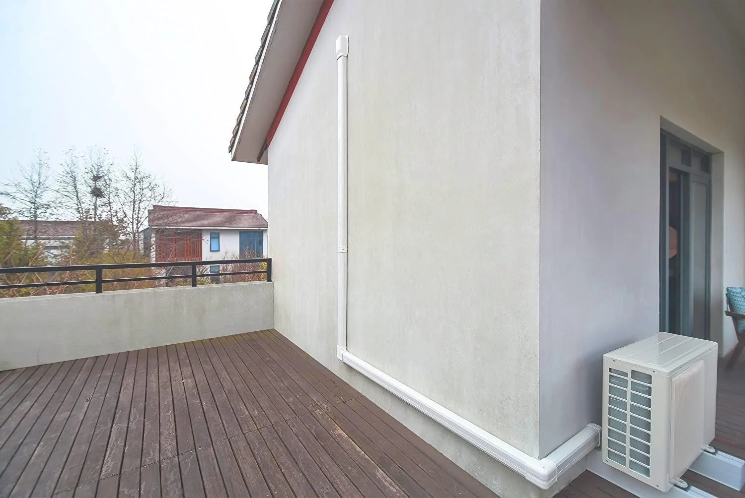 he-thong-trunking-nhua-dieu-hoa-bao-gom-nhung-kich-thuoc-va-phu-kien-gi